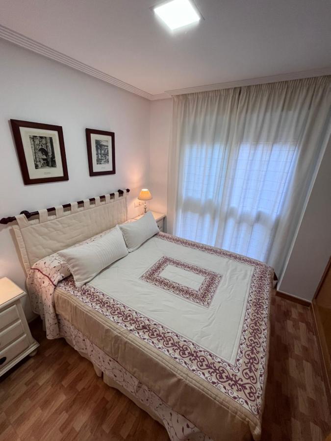 Gatu Villa Elvira Junto Al Hospital Y Playa 2 Dormit Y 2 Banos, Preferente Mayores De 25 Anos Y Familias 카디스 외부 사진
