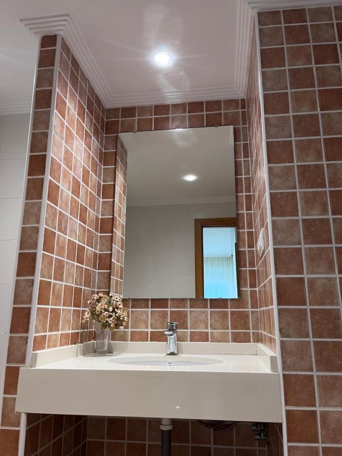 Gatu Villa Elvira Junto Al Hospital Y Playa 2 Dormit Y 2 Banos, Preferente Mayores De 25 Anos Y Familias 카디스 외부 사진